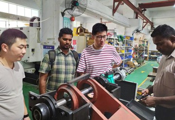 Maleisische klanten bezoeken Shenzhen Zhuoyang Machinery Co., Ltd.